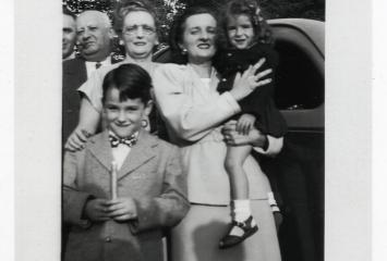 Ron Fox and Joanne (Fox) Brumberg with parents and maternal grandparents, circa 1945-1948, Jewish Neighborhood Voices collection in the JHC archive.
